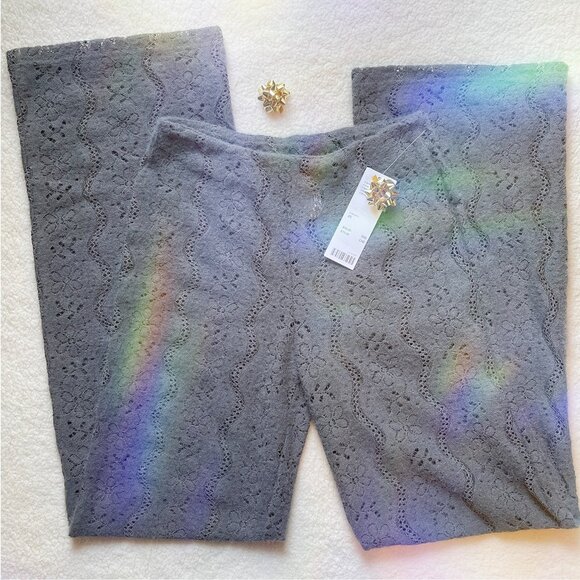 *BNWT* Urban Outfitters Out from Under Crochet flare pant Size XS - Picture 1 of 3